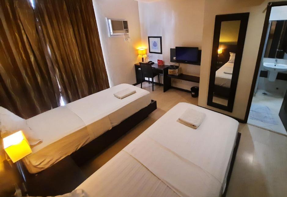 Makati Boutique Hotel Near Naia Airport Terminal 3 Edsa Pasay Cbd Makati City Luaran gambar