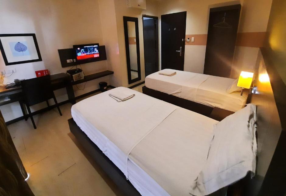 Makati Boutique Hotel Near Naia Airport Terminal 3 Edsa Pasay Cbd Makati City Luaran gambar